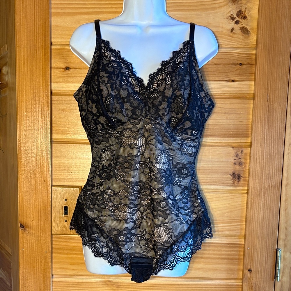 NWOT Sexy Black Lace Bodysuit with Nude Lining Size XL